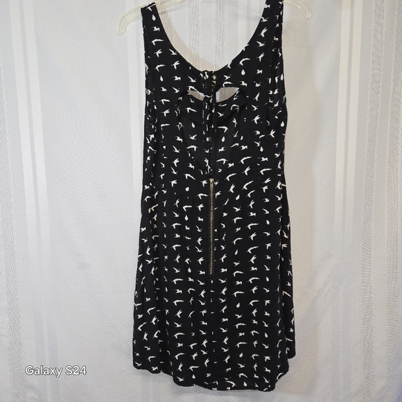 VOLCOM BY STEPHANIE CHERRY JUNIORS BLACK AND WHITE BIRDS PRINT MINI SUMMER SZ 3 - Picture 5 of 14